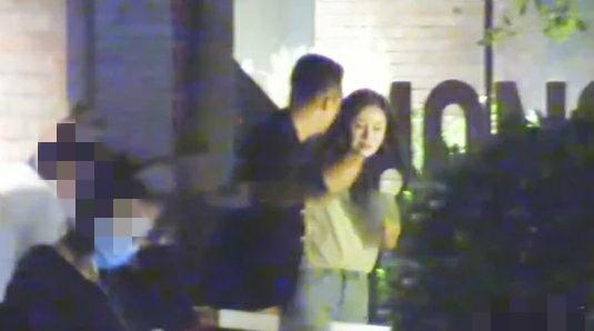 莫叔爆料阿七老婆视频,阿七老婆视频事件引发热议  第2张